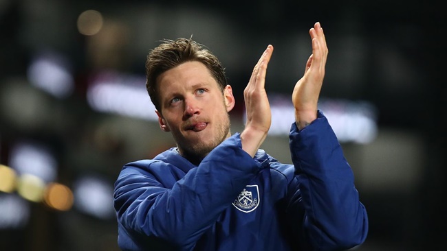 Weghorst bị la ó ở Burnley