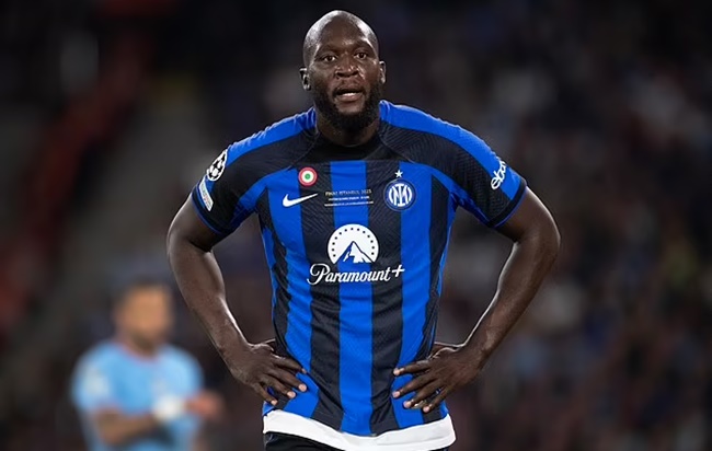 Lukaku lại gây khó dễ cho Chelsea