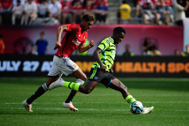 Ảnh bài viết "Thảm họa hàng công" xuất hiện trong trận Arsenal 0-2 Man Utd