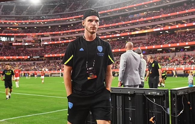 Arsenal tan hoang, Arteta xác nhận 3 tin sét đánh
