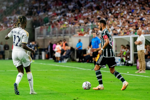 Ảnh bài viết 20 lần mất bóng, 9 lần thua tranh chấp, đội trưởng M.U hóa thảm họa