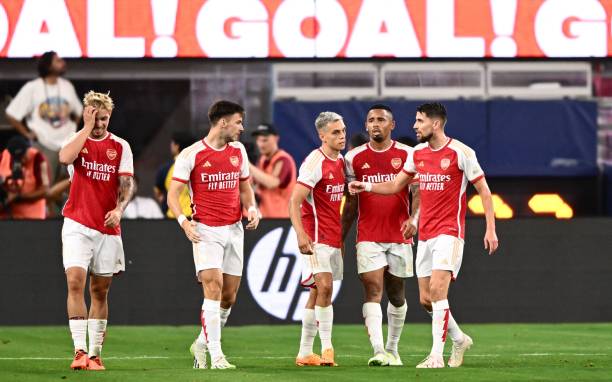 Siêu phẩm định đoạt, Arsenal nhấn chìm Barca trong trận cầu 8 bàn