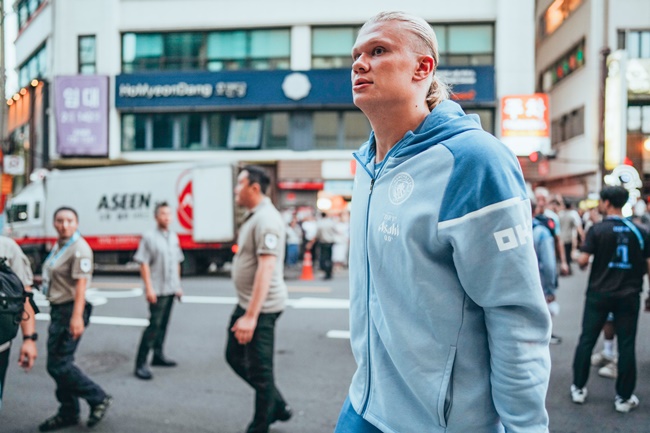 Man City tới Seoul, Haaland gây bùng nổ với Jisoo của Blackpink 