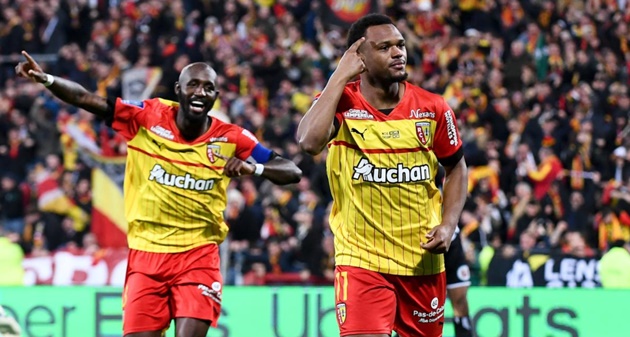 Bán đi loạt trụ cột, á quân Ligue 1 còn lại gì?