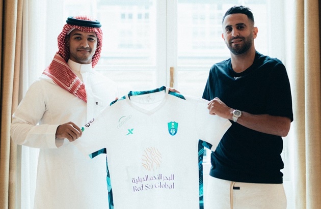 Đừng đùa với Riyad Mahrez!