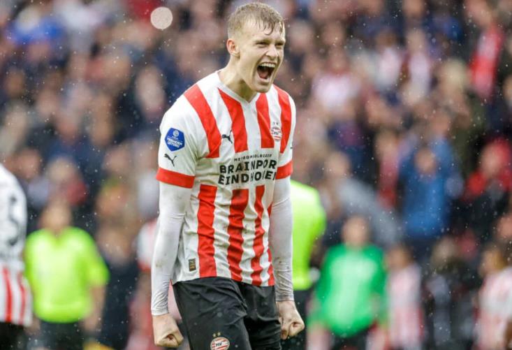 M.U gây bất ngờ với hậu vệ Everton
