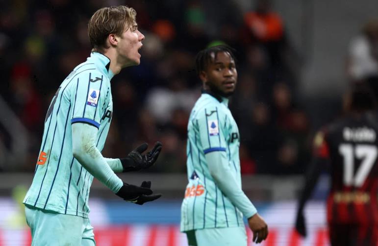 Hojlund được so sánh với Lukaku