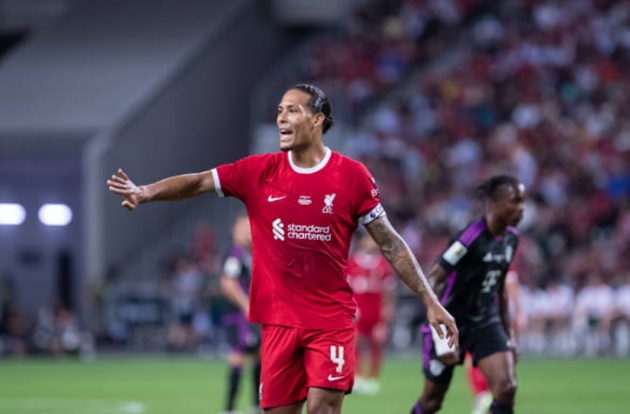 Liverpool bất an vì hàng thủ