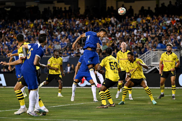 Kép phụ tỏa sáng, Chelsea thoát thua Dortmund