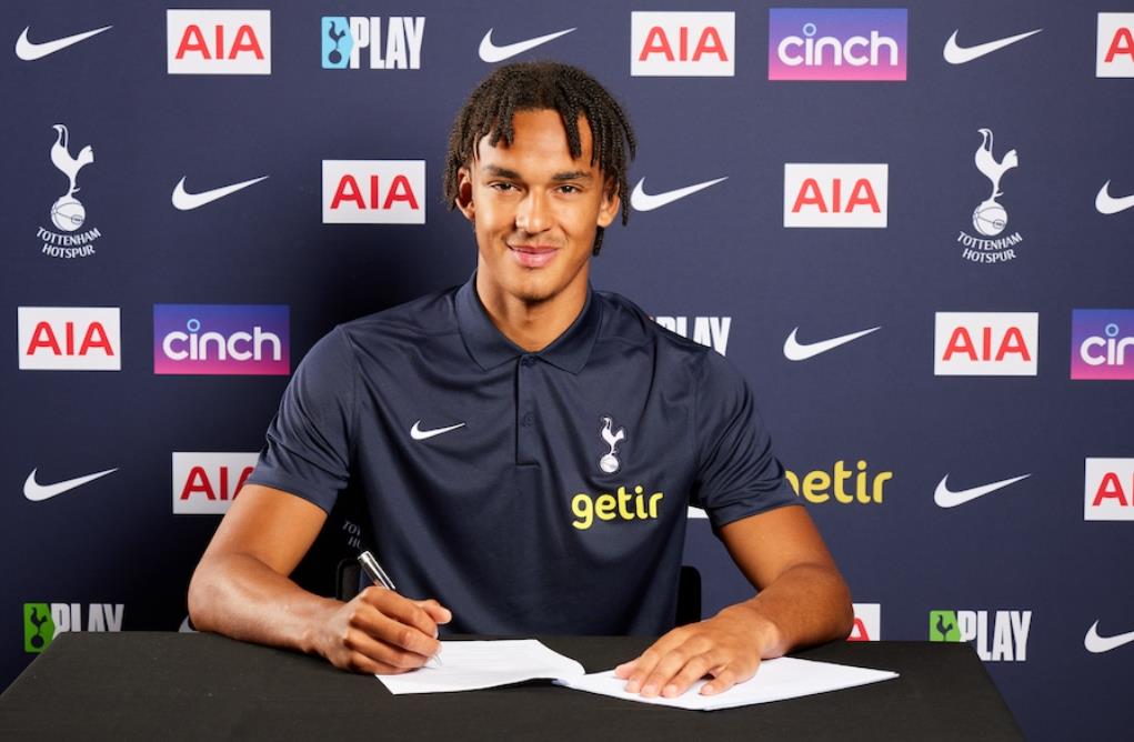 CHÍNH THỨC! Tottenham đón trung vệ tân binh