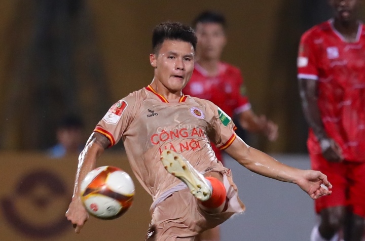 Quang Hải: "Cảm xúc khó tả khi đối đầu Hà Nội FC"