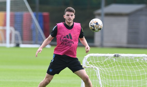 Ảnh bài viết Phản ứng của Declan Rice trên sân tập, Arsenal sẵn sàng chiến Man City