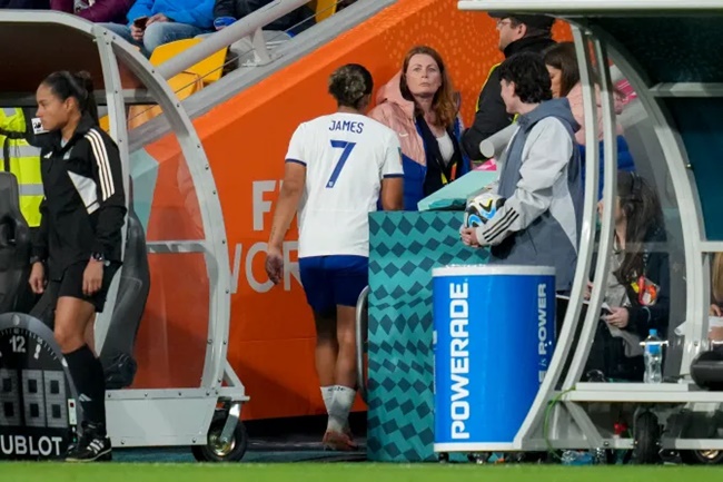 Toàn cảnh em gái Reece James gợi nhớ khoảnh khắc kinh điển của Rooney