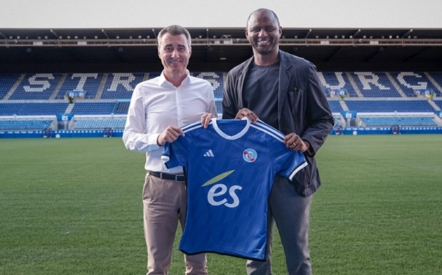 Patrick Vieira lận đận nghiệp cầm quân