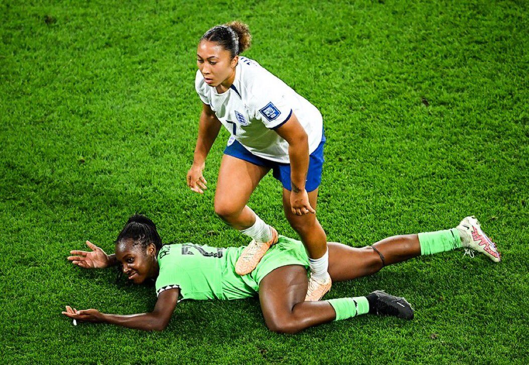 World Cup nữ 2023: Thiếu người, đội Anh thắng nhọc Nigeria trên chấm 11m