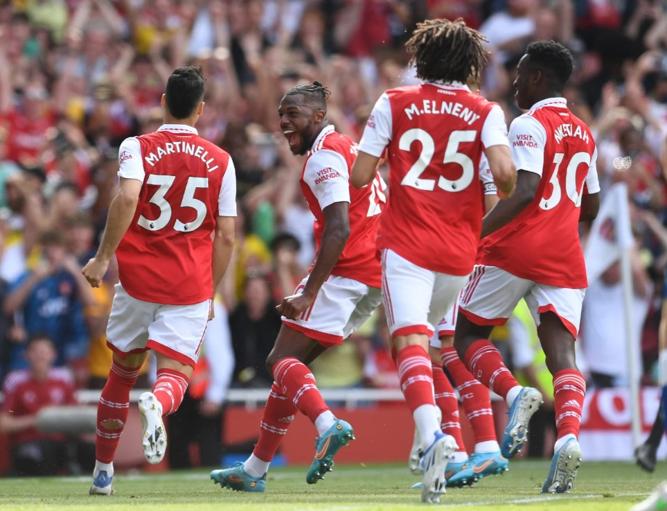 Wolfsburg quan tâm người thừa Arsenal