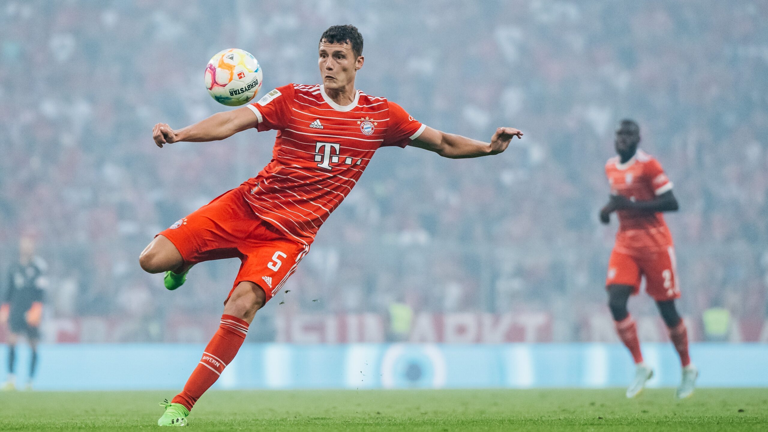 NÓNG! Pavard muốn đến Man United