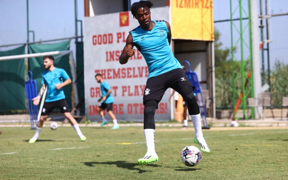 Hụt Caicedo, Liverpool quyết đấu Chelsea vì 1 thương vụ