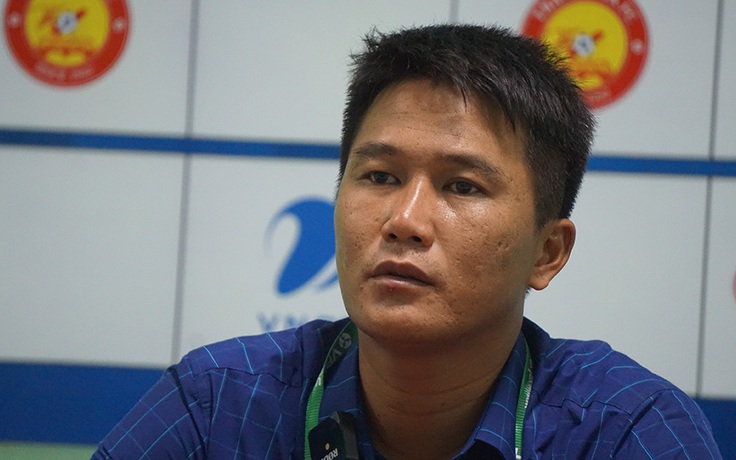 Thua Hà Nội, trợ lý Thanh Hóa bức xúc vì trọng tài