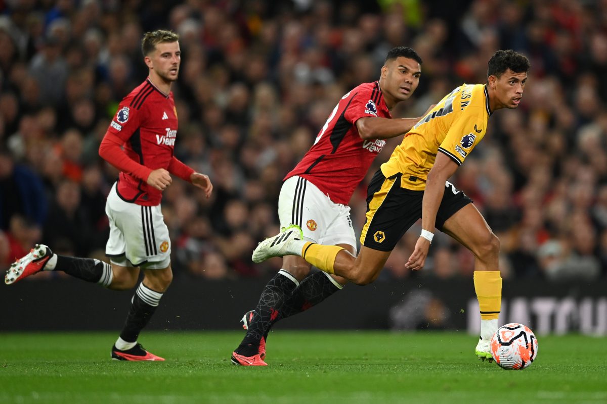 Man United toang quá toang