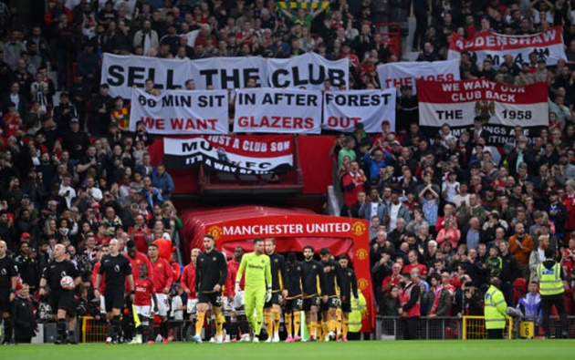 Man United và 3 sự im lặng gây khó chịu
