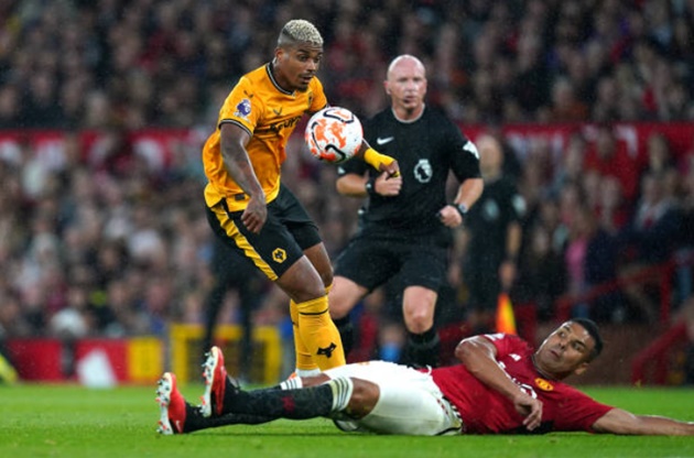 Sau Endo, Liverpool chiêu mộ tiền vệ khiến M.U khổ sở?