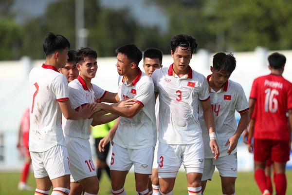 U23 Việt Nam thắng to U23 Lào: Hài lòng... một nửa!