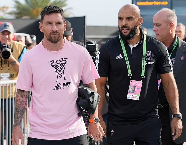 Vệ sĩ của Messi gây sốt cùng thân chủ ở Inter Miami
