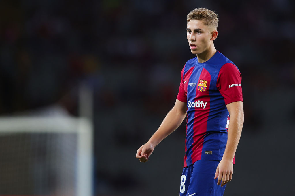 Barca hoàn tất 1 chữ ký, điều khoản giải phóng 400 triệu