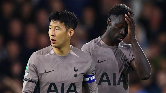 HLV Tottenham nói lời cay đắng khi bật bãi sớm ở Carabao Cup