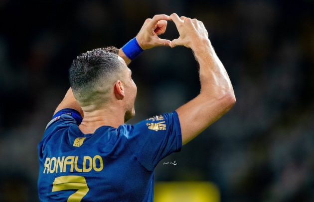 Ronaldo làm hết, Al Nassr hủy diệt Al Shabab