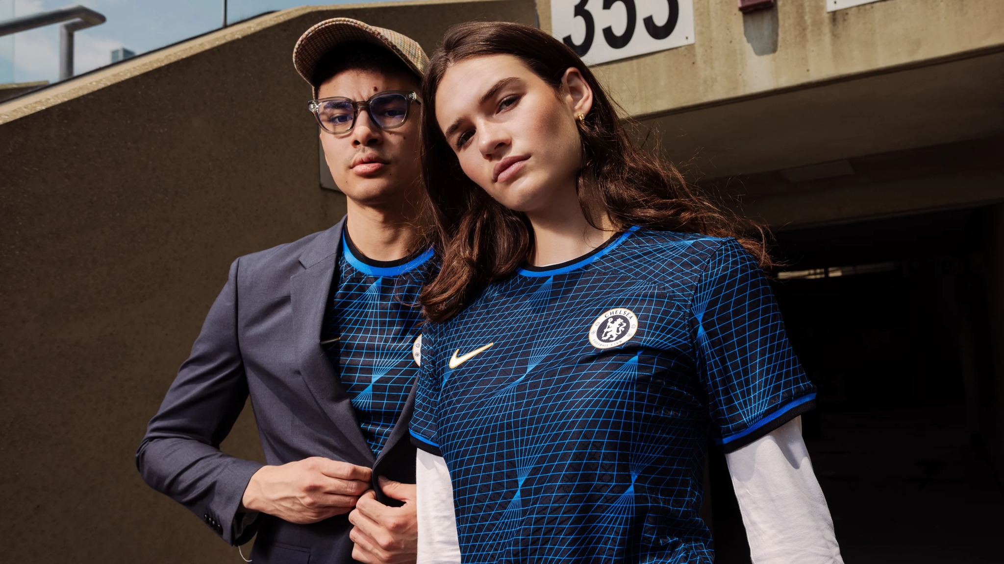 Chelsea công bố áo đấu mới cực chất nhưng lạ lắm