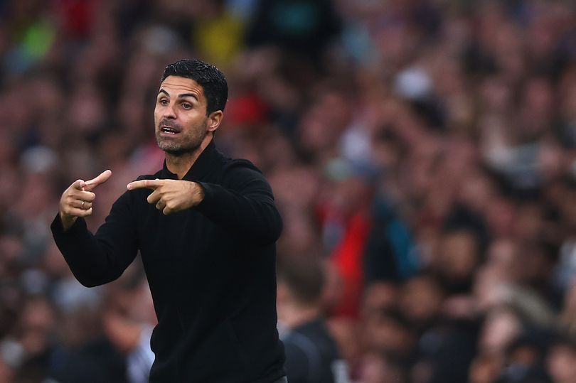 Neville và Seaman cùng chỉ ra 1 điều Arteta phải thay đổi trước M.U