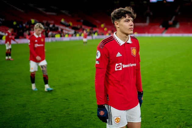 CHÍNH THỨC! Man United bán đứt hậu vệ cho Espanyol