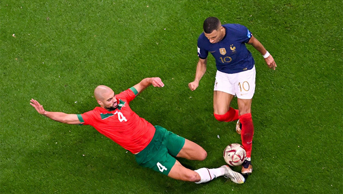 Cản Mbappe, khiến Ronaldo rơi lệ - M.U đã có được một tiền vệ lý tưởng