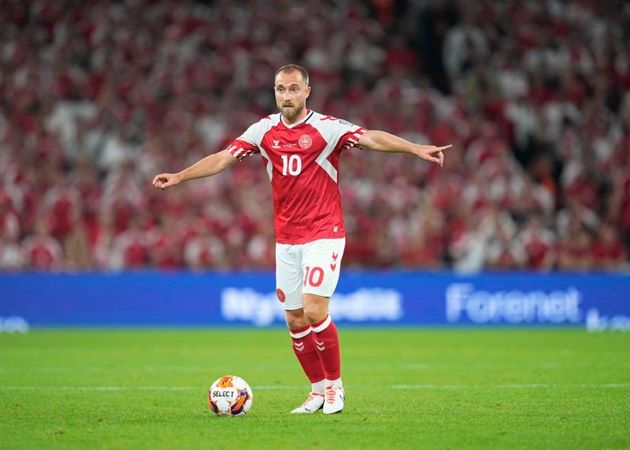 Eriksen trình diễn điểm 10, Ten Hag có thể bớt lo về Amrabat