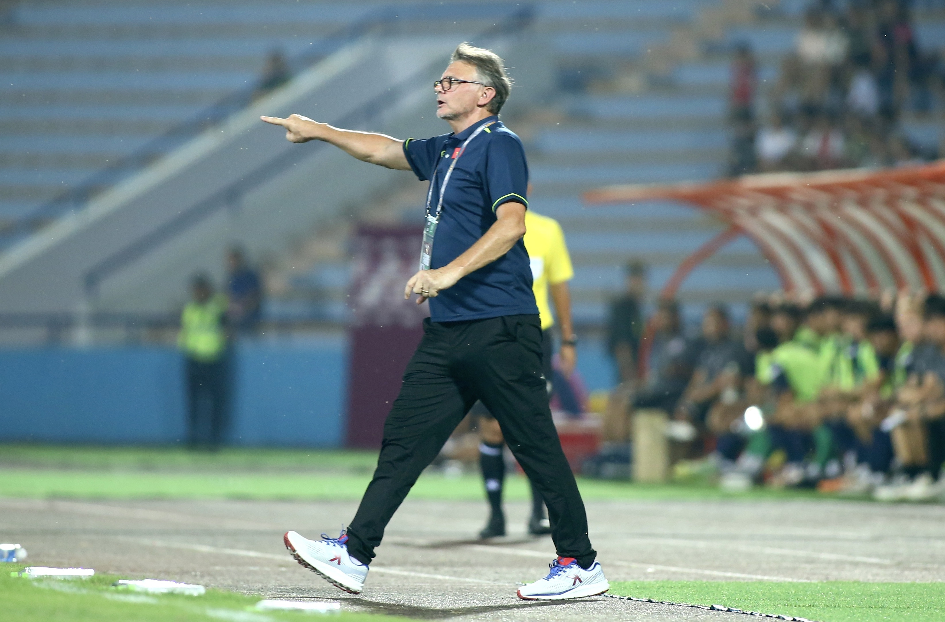 U23 Việt Nam: Cái lắc đầu của HLV Troussier và những tín hiệu mới