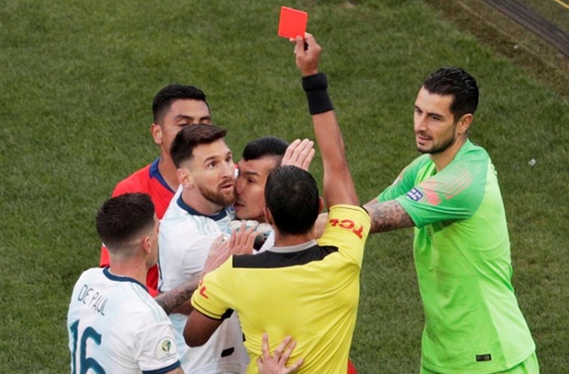 Thế lực từng gieo sầu cho Messi, Ronaldo sa sút không phanh