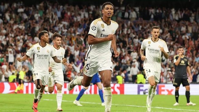 Ảnh bài viết Herny phản biện 1 câu về Bellingham, Carragher muốn 'độn thổ'