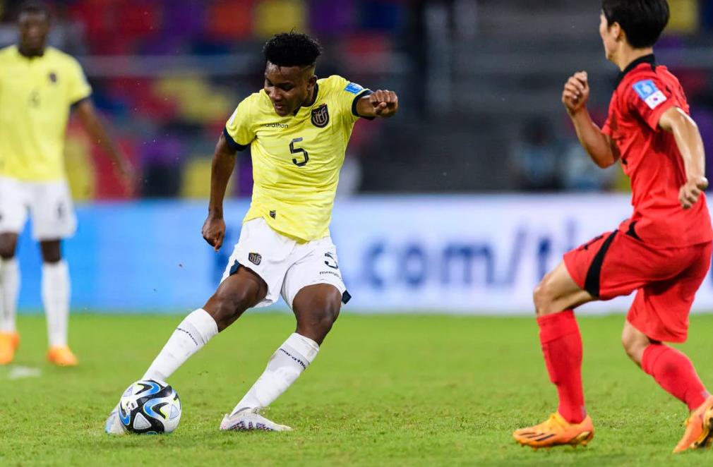 Ảnh bài viết Man United tranh mua 'Caicedo mới' với Juve, Barca