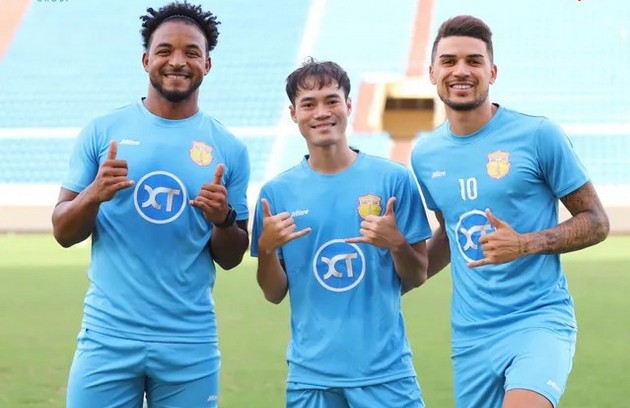 Văn Toàn thất vọng cuộc sống ở Hàn Quốc; Thái Lan tan hoang tại ASIAD 19
