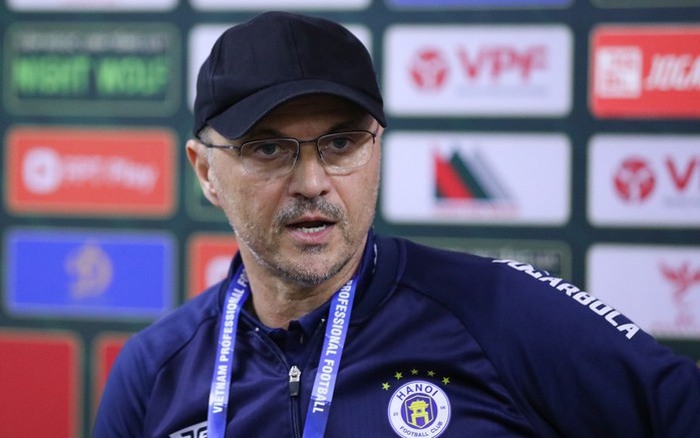 HLV Hà Nội FC nói gì sau trận thua 0-6 ở AFC Champions League?