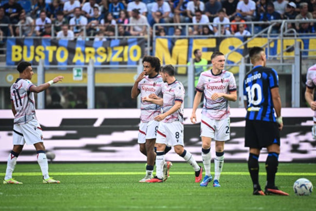 Ảnh bài viết Martinez lập siêu phẩm, Inter run rẩy trên đỉnh Serie A