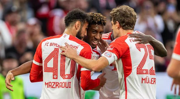 Thắng dễ SC Freiburg, Bayern vẫn kém Leverkusen 2 điểm