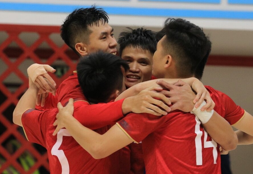Đả bại Hàn Quốc, Việt Nam kết thúc vòng loại Futsal châu Á với thành tích toàn thắng