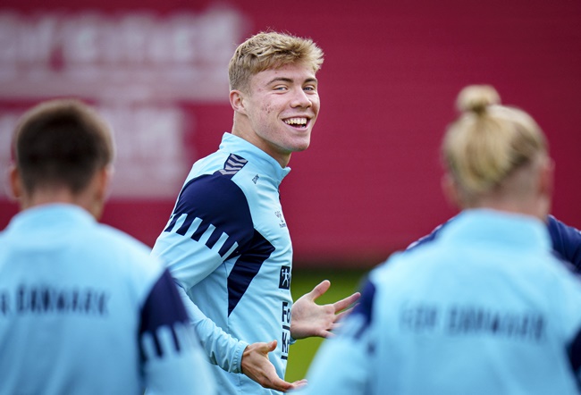 Ảnh bài viết Ghi bàn khó tin, Hojlund khiến CĐV Man Utd nở mày nở mặt