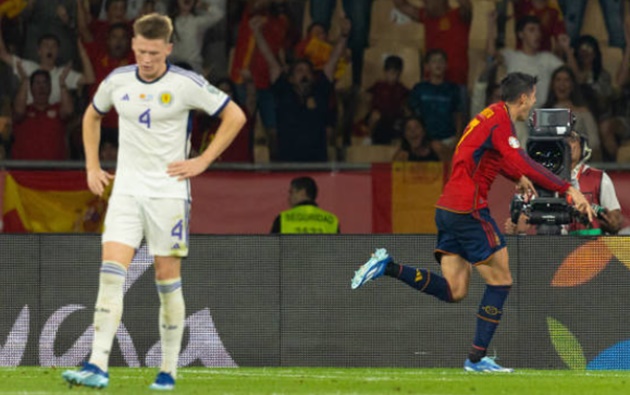 Ảnh bài viết McTominay đen đủi, Morata 'bắn hạ' Scotland