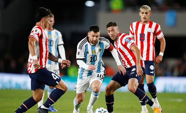 Messi bỏ lỡ siêu phẩm, Argentina giành 9 điểm tuyệt đối