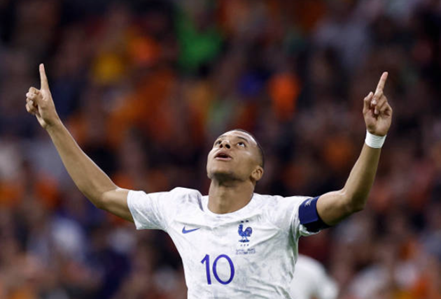 Ảnh bài viết Mbappe lập cú đúp, Pháp chính thức góp mặt ở EURO 2024