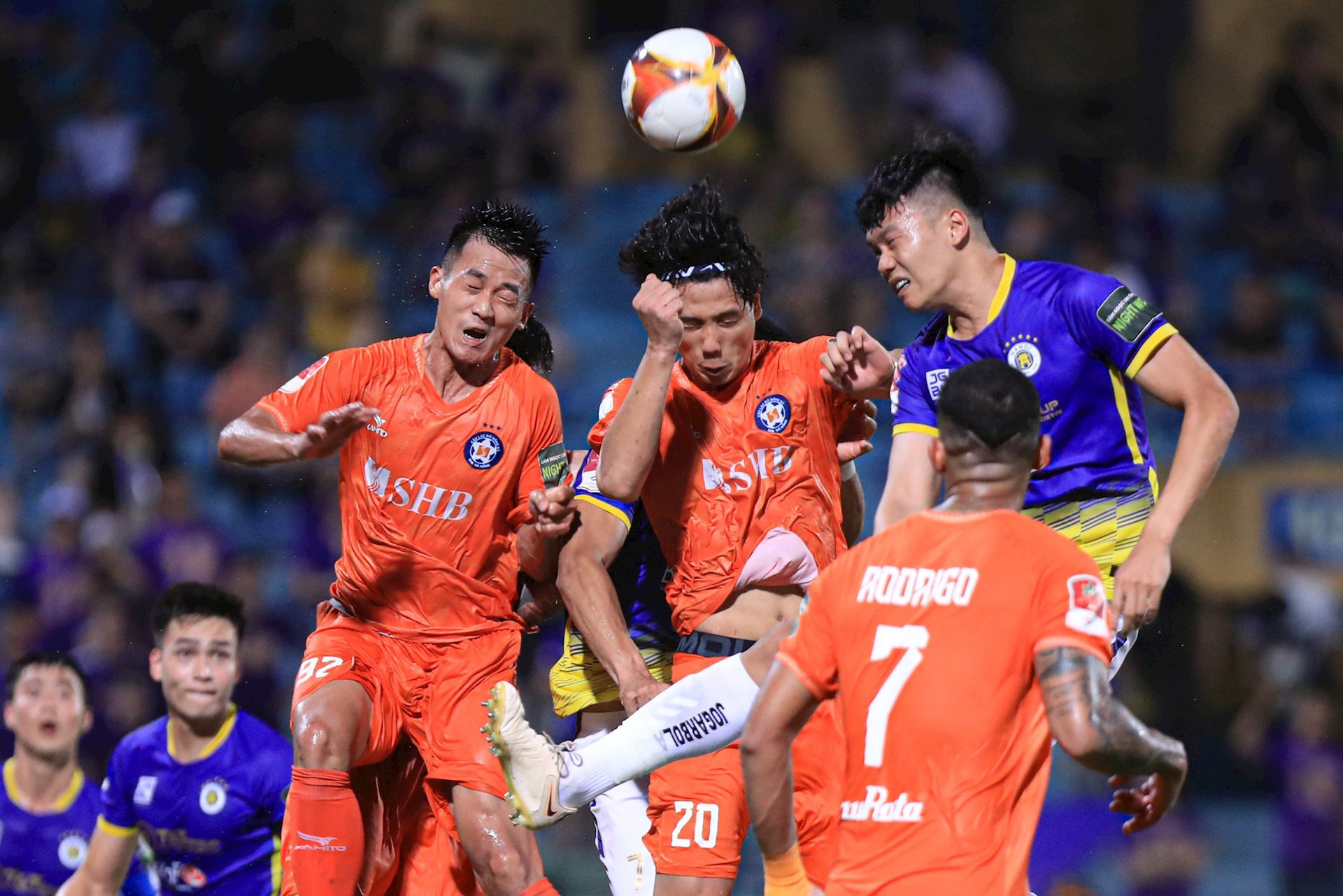 Ảnh bài viết Sa cơ thất thế, cựu vương V-League vẫn đặt mục tiêu lớn